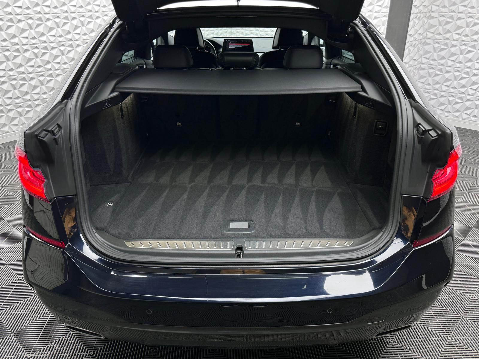 Fahrzeugabbildung BMW XDR/M-PAKET/AKTIVLENK/NIGHTV/ACC/H&K/LUFT/PANO