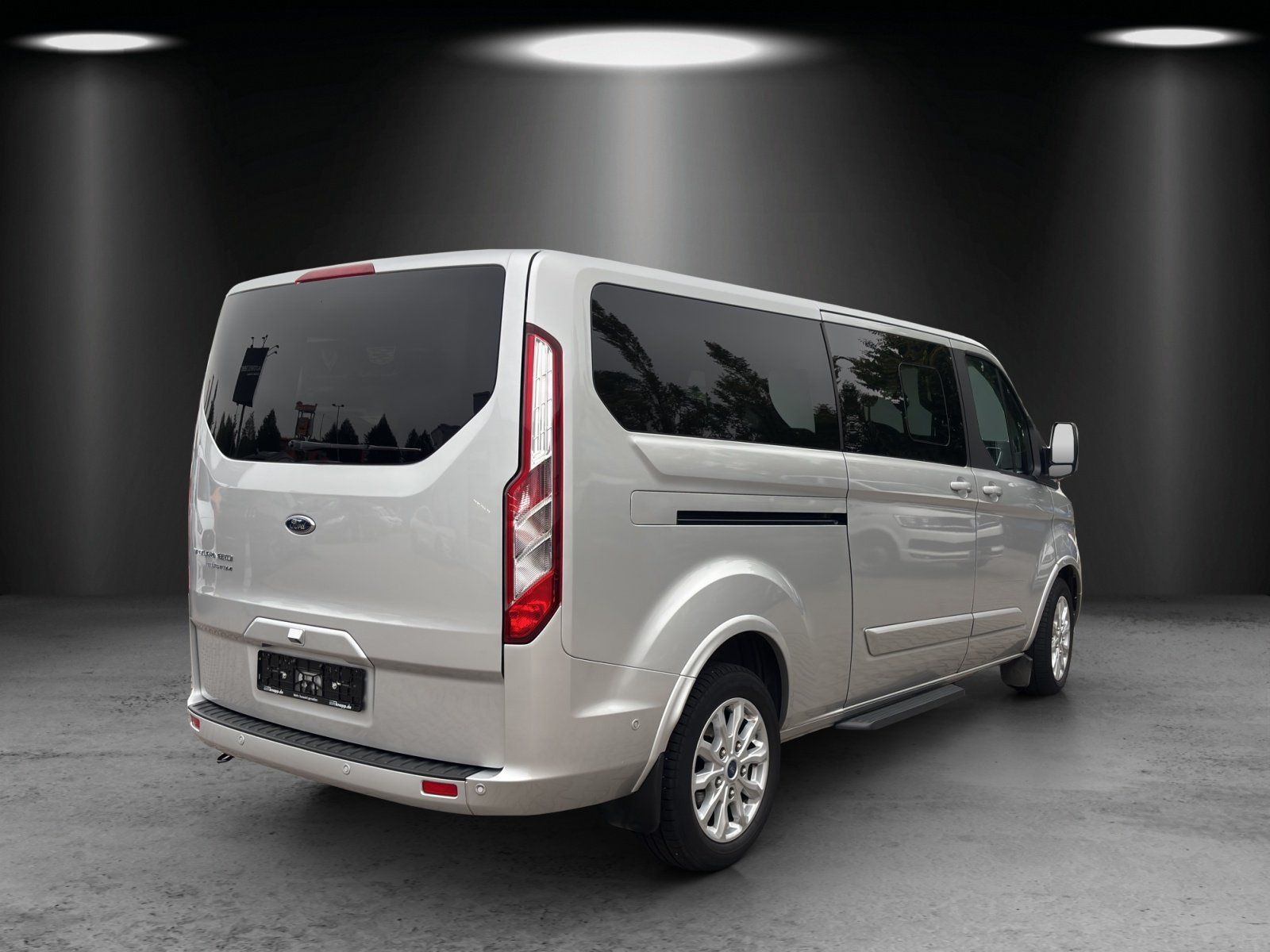 Fahrzeugabbildung Ford Tourneo Custom 2.0 TDCi 320 L2 Trend (EURO 6d)