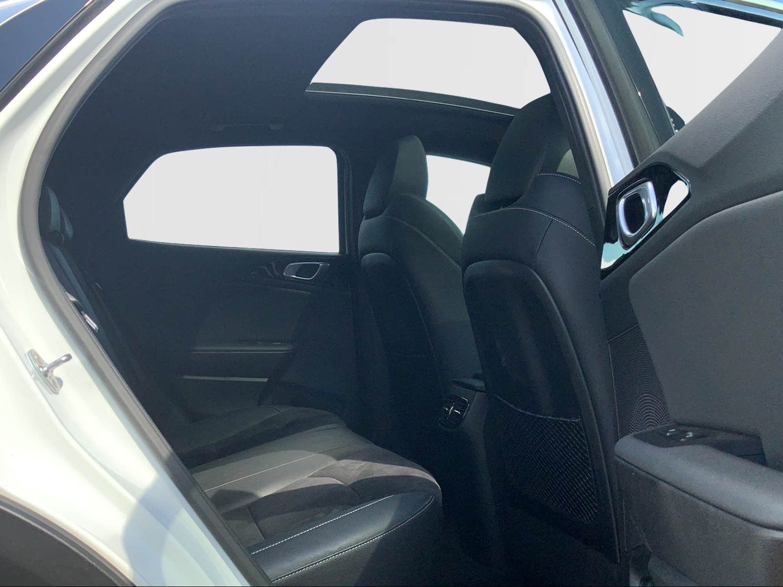 Xceed 1.6 T-GDI Black Xdition PANO,SHZ,NAV,PDC.