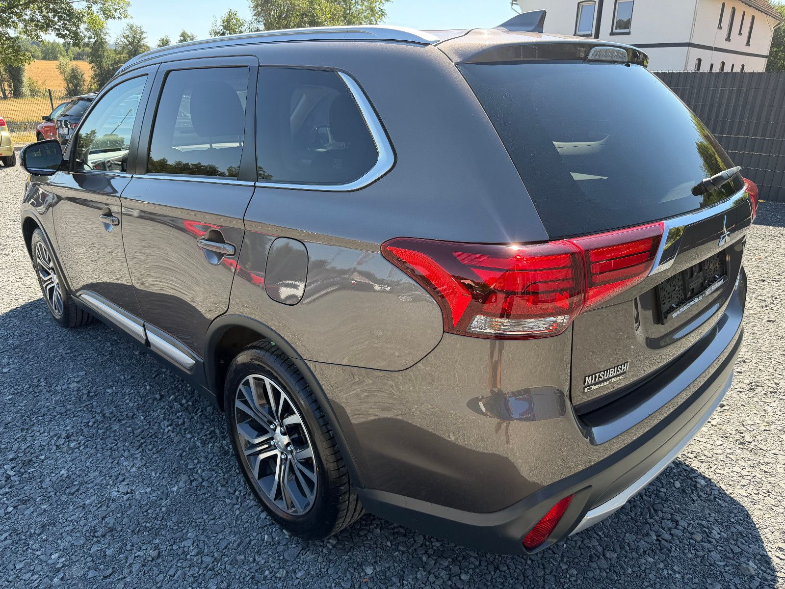 MITSUBISHI Outlander 2.0Edition 100 2WD KAMERA/TEMPO/1.HAND – Foto 4