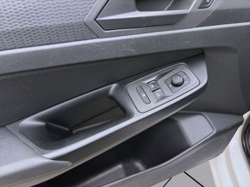 Volkswagen Caddy - 10
