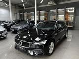 Volvo V60 B3  Momentum Pro LED Navi CarPlay AHK DAB+ - Volvo V60 Momentum mit Benzin-Antrieb