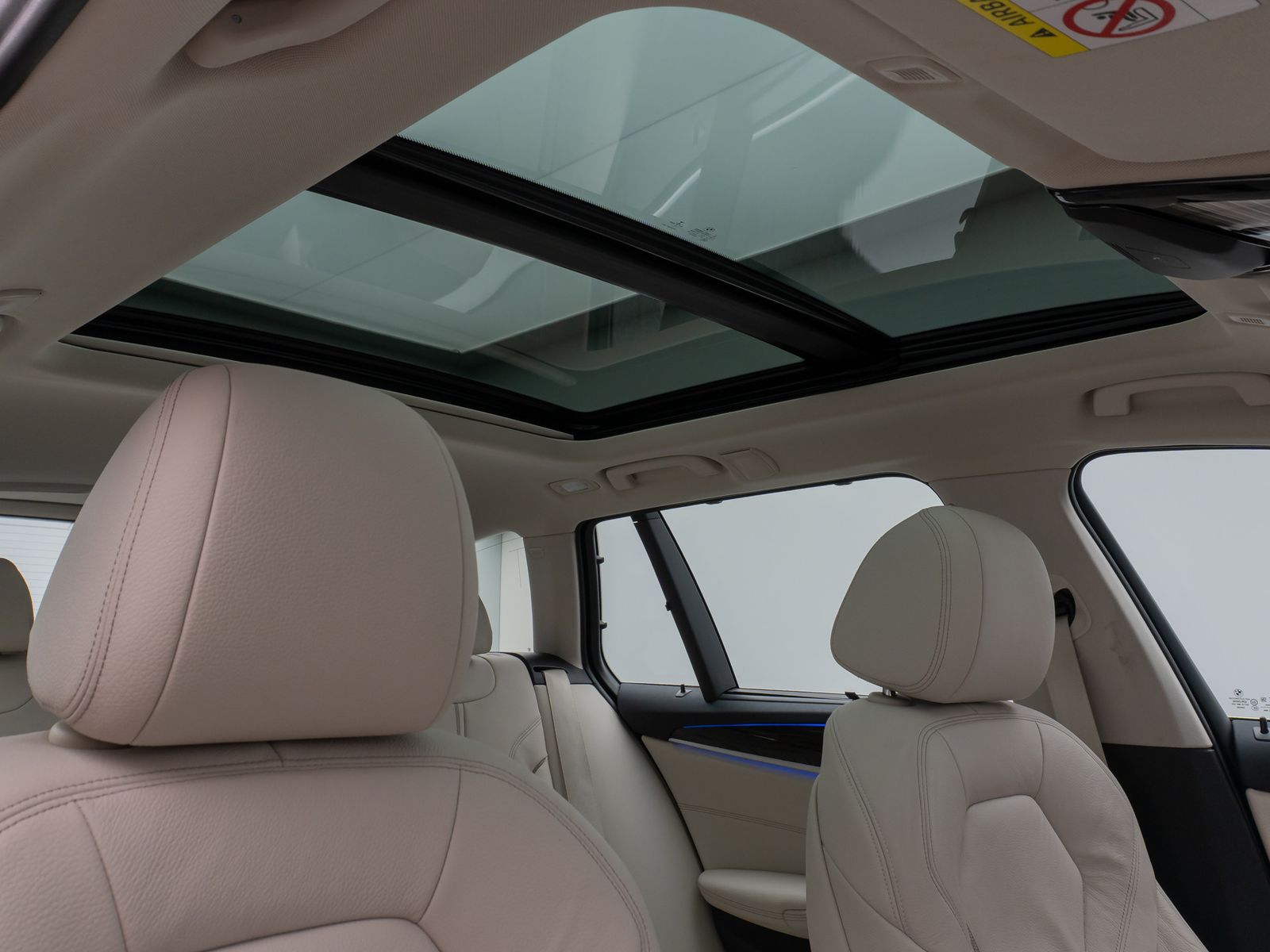 Fahrzeugabbildung BMW 540i xD Panorama 360°DAB Fernlichtassist Sport