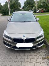 BMW 218i Active Tourer Automatik | HU 04/2027 |  - BMW 218 Active Tourer Gebrauchtwagen in Berlin