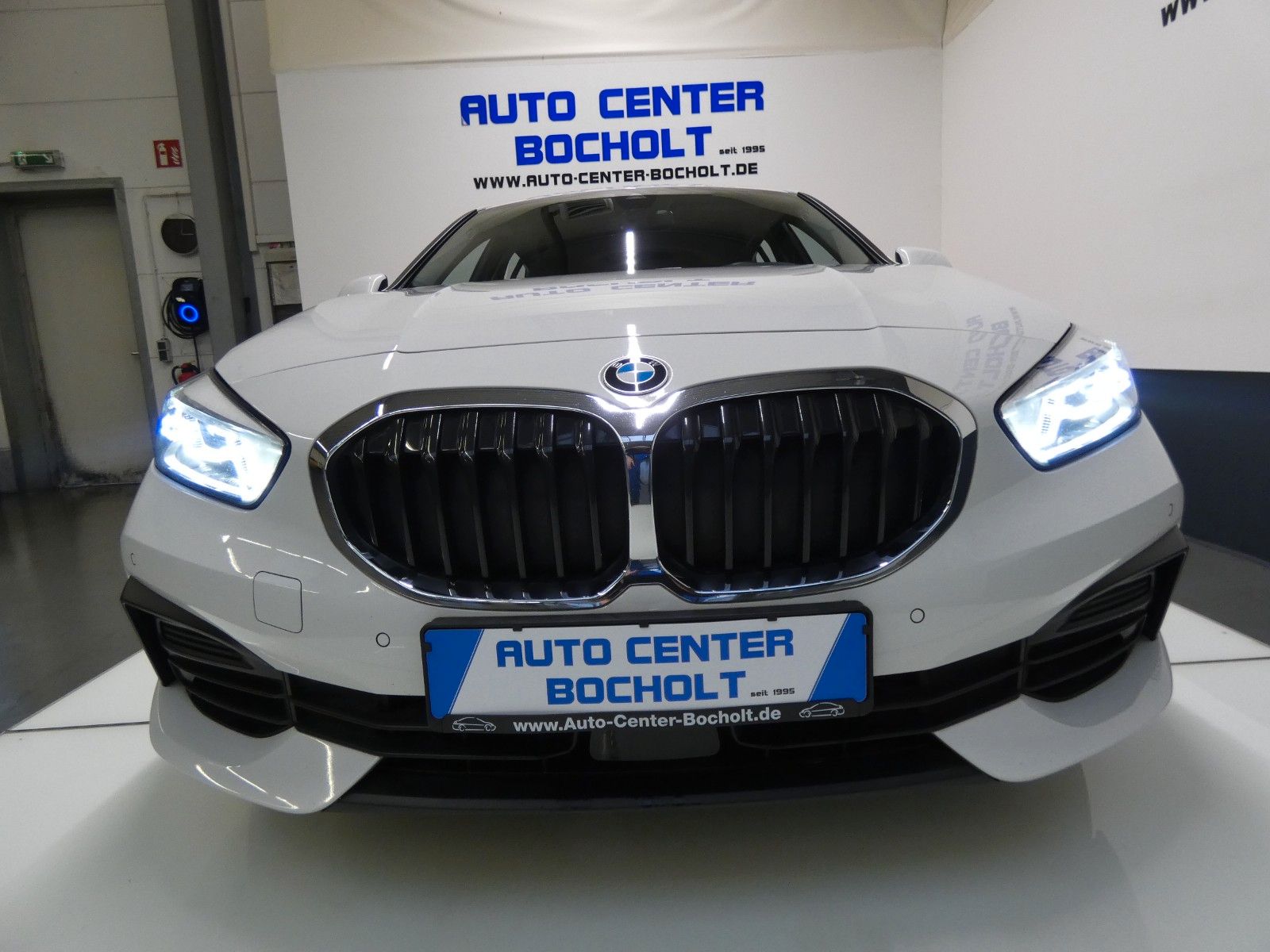 BMW 118 i Advantage*Aut*NaviProf*DAB*Apple CarPlay