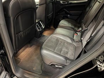 Porsche Cayenne - 9