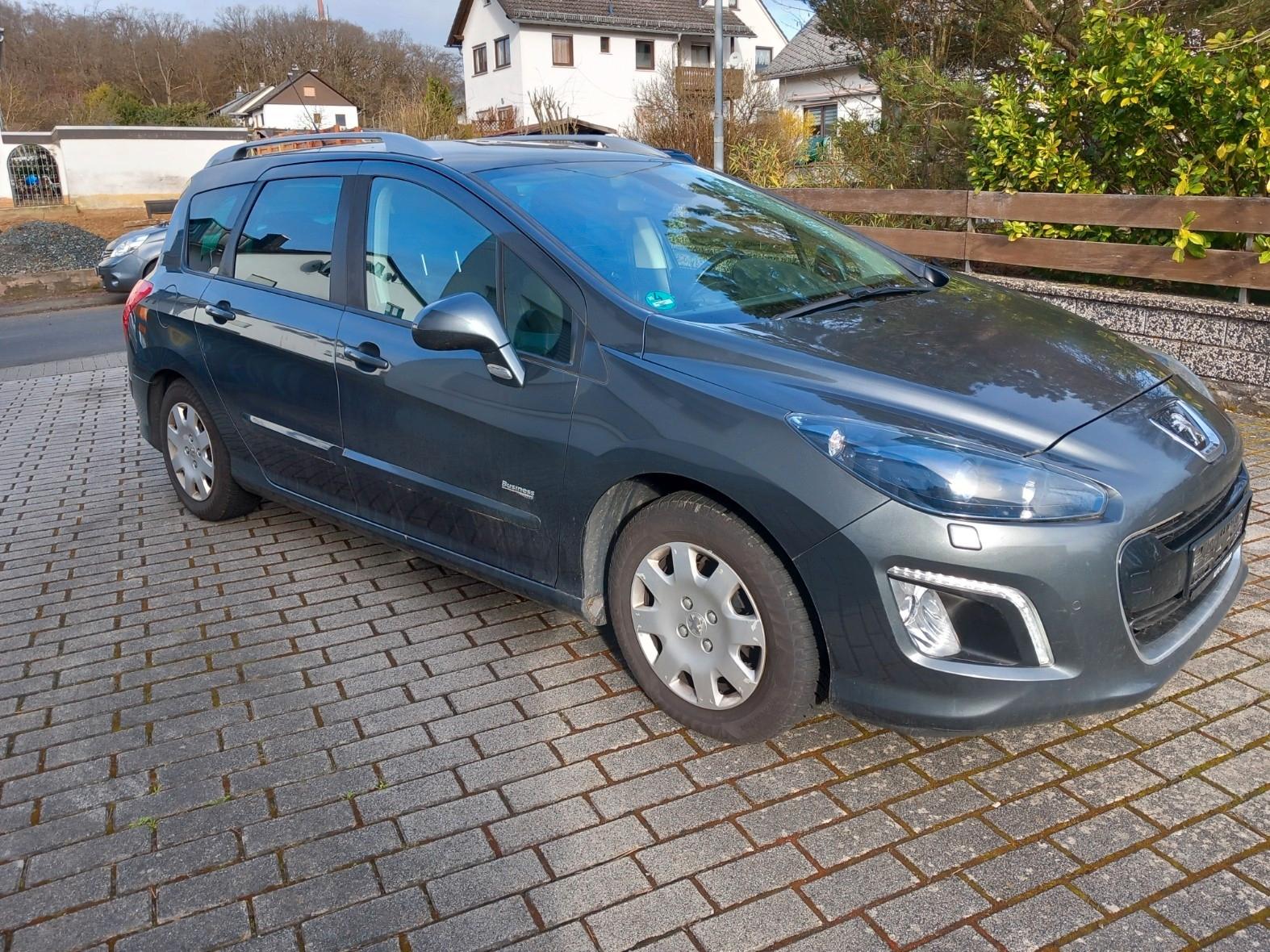 Peugeot 308 SW 1.6HDi BusinessLine*Klima*Navi*TÜV 01/27!