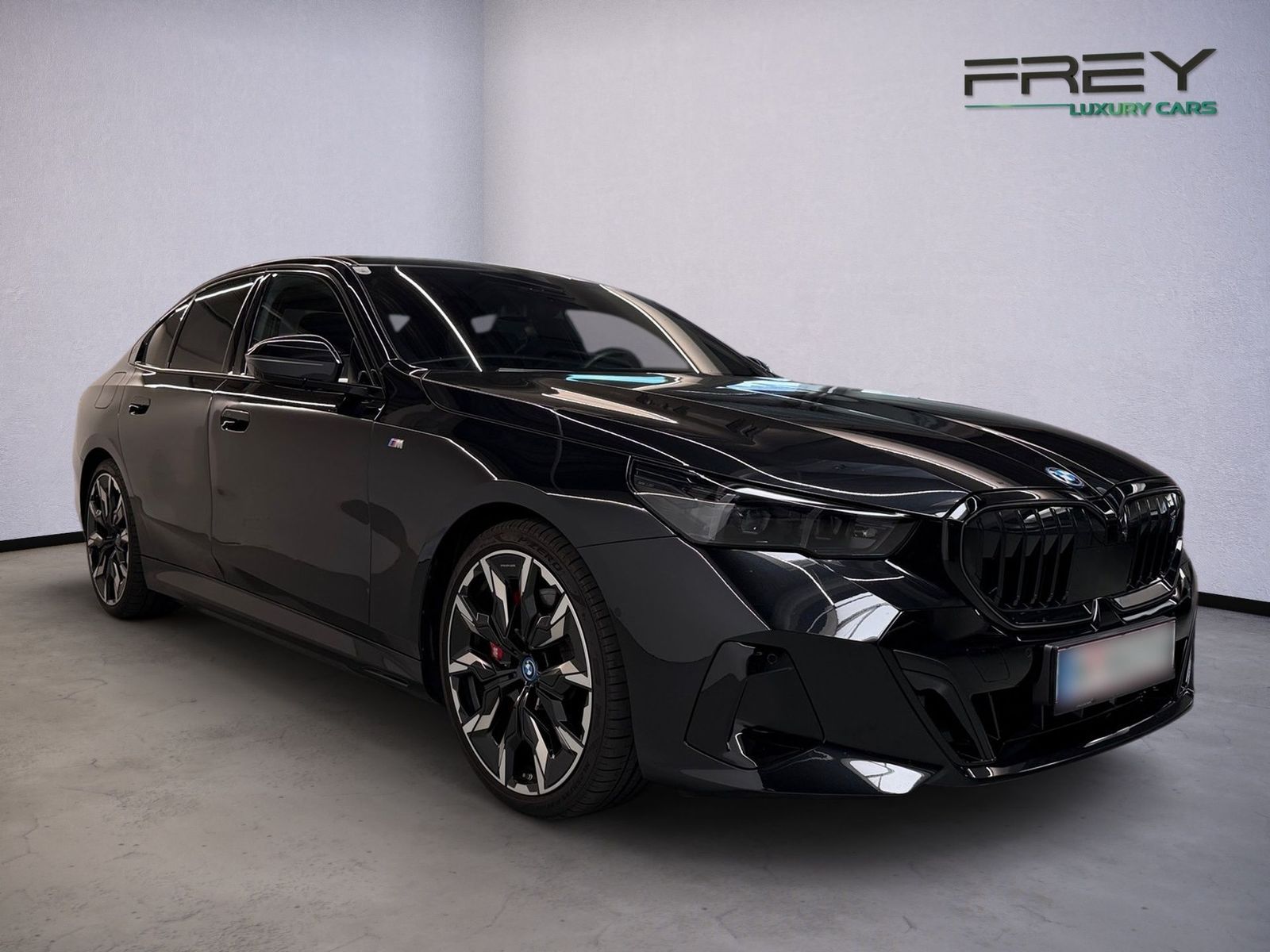 BMW i5 eDrive40 M | Black Sapphire | B&W imagem 2