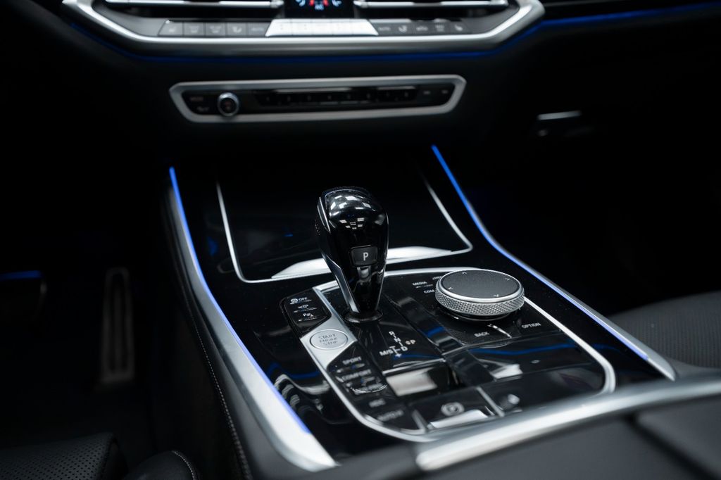 X5 xDrive40d BLACK/BLACK PANORAMIC M PACKAGE - Bild 23