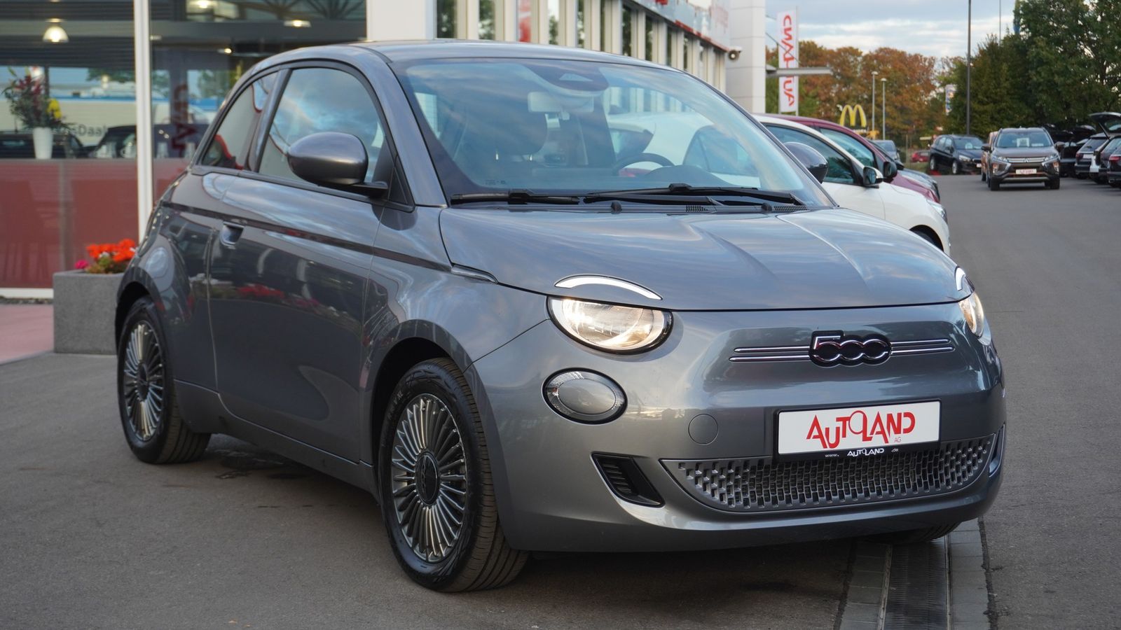 Fiat 500 e Icon Navi Android Apple Spurhalte Tempomat imagem 3