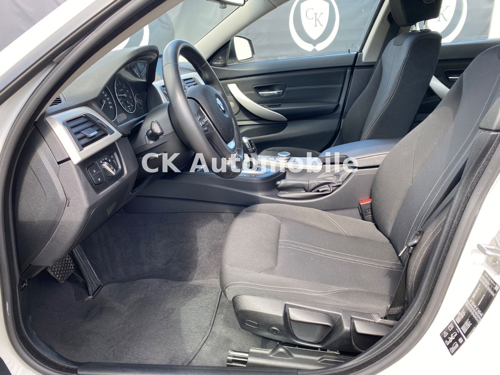 Fahrzeugabbildung BMW 420i xDrive Gran Coupe Advantage/Navi/LED/Kamera