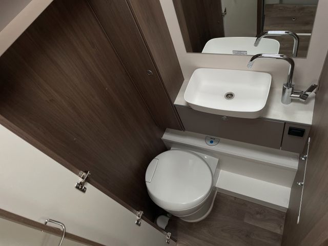 Carado T 447 Edition AUTOMATIK OHNE Hubbett  XENON NAVI