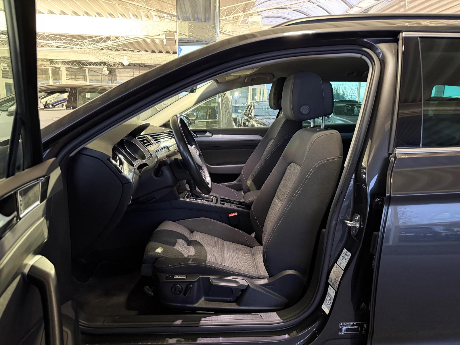 Volkswagen Passat Passat*Variant*2.0 TDI*DSG*R-Line*AHK*CAM*LED*LM, миниатюра 18