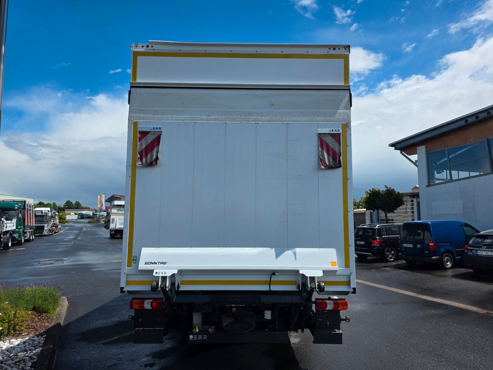 Fahrzeugabbildung Mercedes-Benz Actros 1833 L Retarder 2x Bett LBW Bär 1.500kg