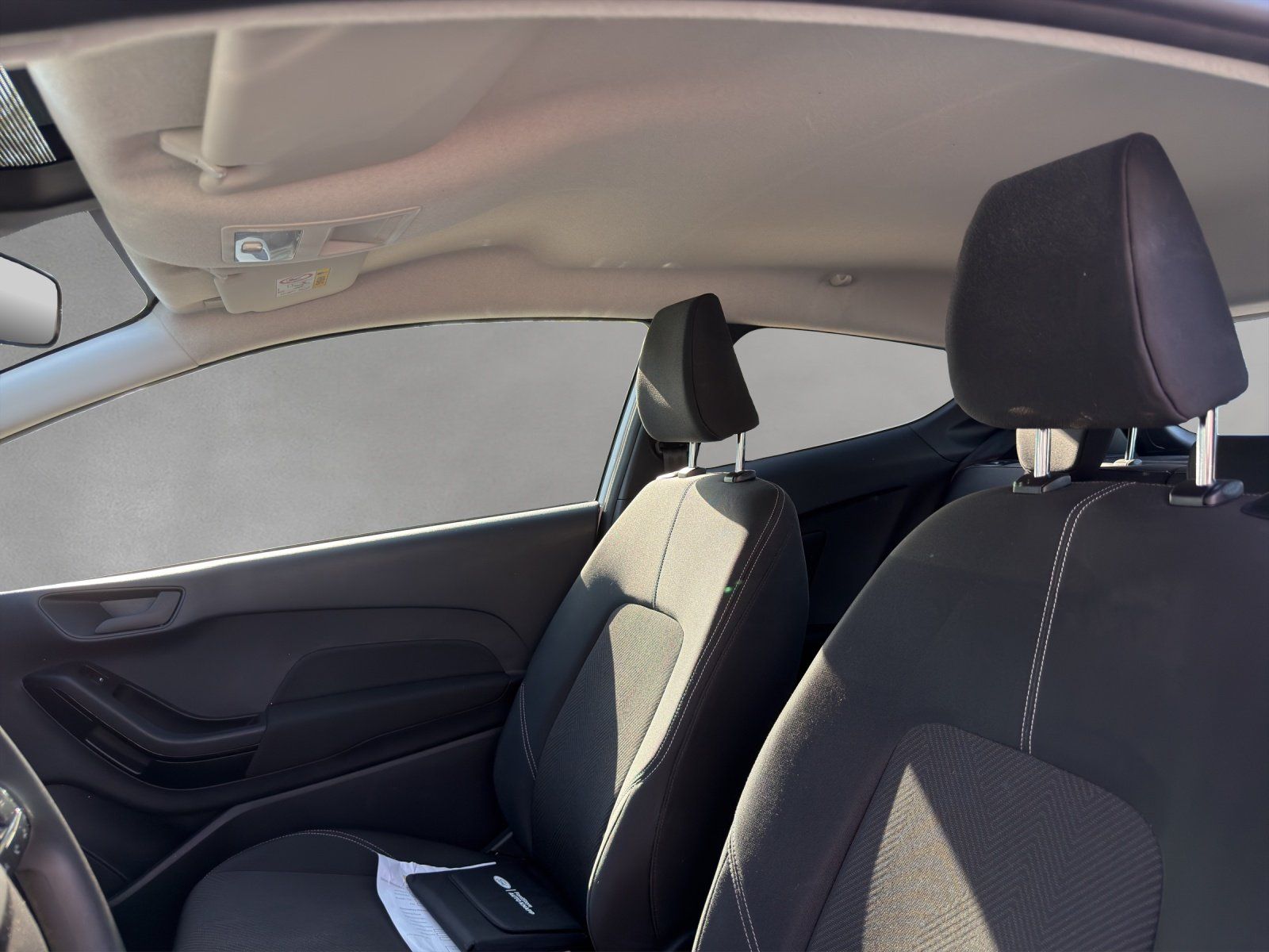 Fahrzeugabbildung Ford Fiesta 1.1 Cool & Connect TEMPOMAT/PDC/KLIMA/DAB
