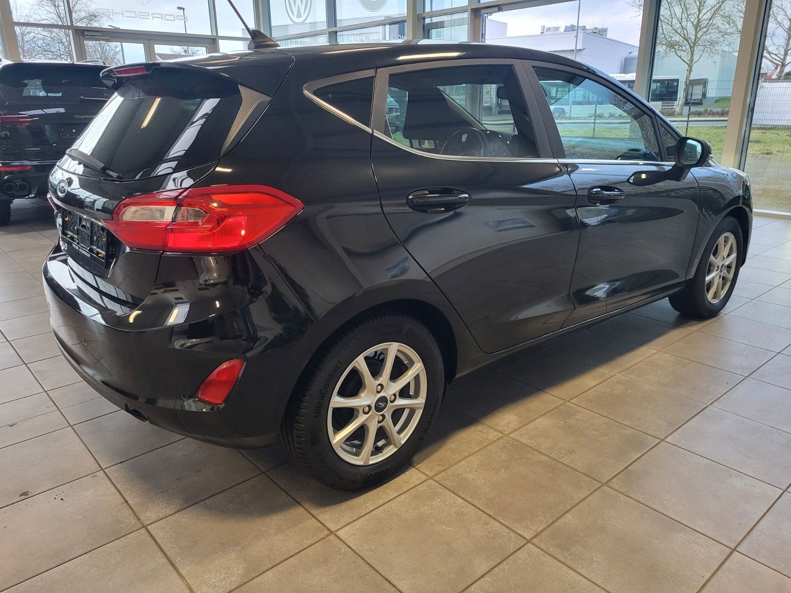 Fahrzeugabbildung Ford Fiesta Titanium/Winterpaket/LED/Sportsitze/PDC