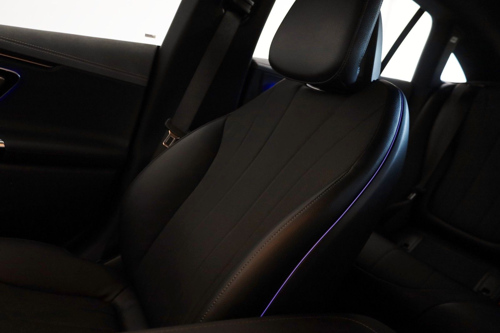 Fahrzeugabbildung Mercedes-Benz EQE 300,Leder,Navi,LED,SH,Kamera,Keyless,Carplay