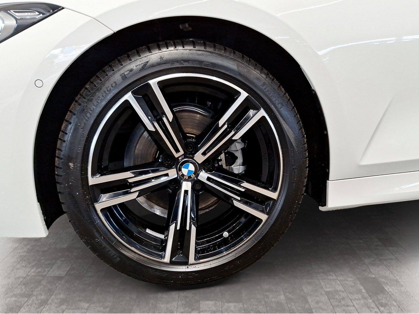 BMW 318d Limousine M Sport Navi Harman K Kamera foto 9