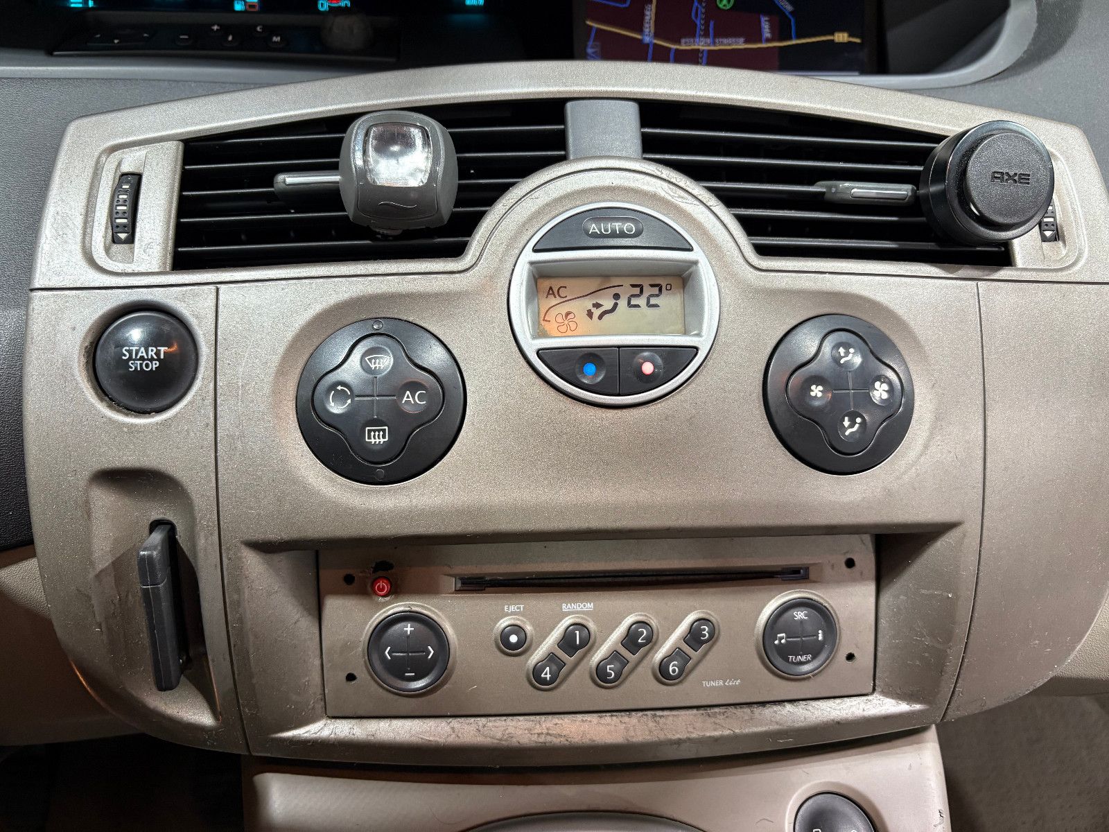 Fahrzeugabbildung Renault Scenic II Grand Privilege/7-SITZ/PANO/NAVI/SHZ/