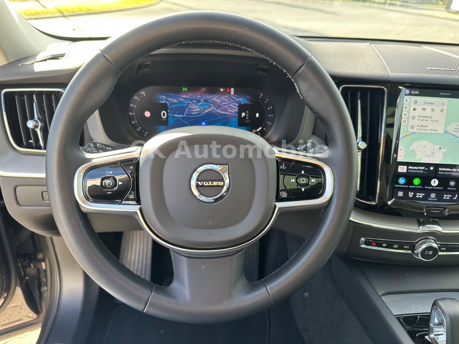 Fahrzeugabbildung Volvo XC60 B4 PlusDark AWD/BLIS/Leder/Pano/LED/360°Kam