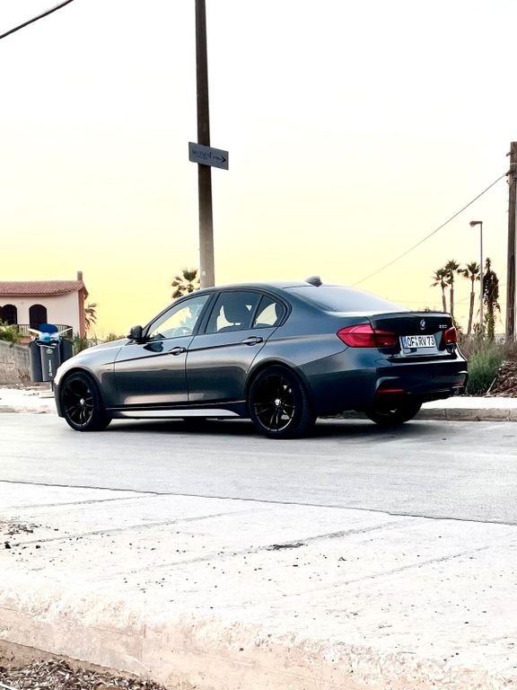 Image of BMW 330