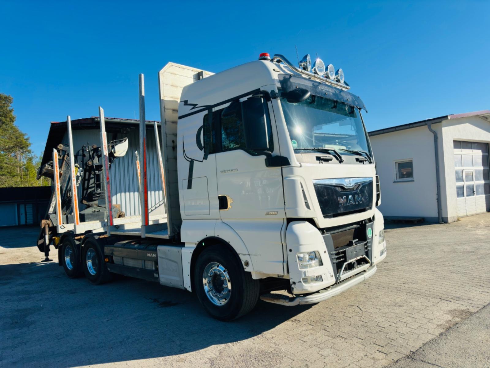 MAN TGX 26.560 6X4 Holz Kran   EPSILON M12Z