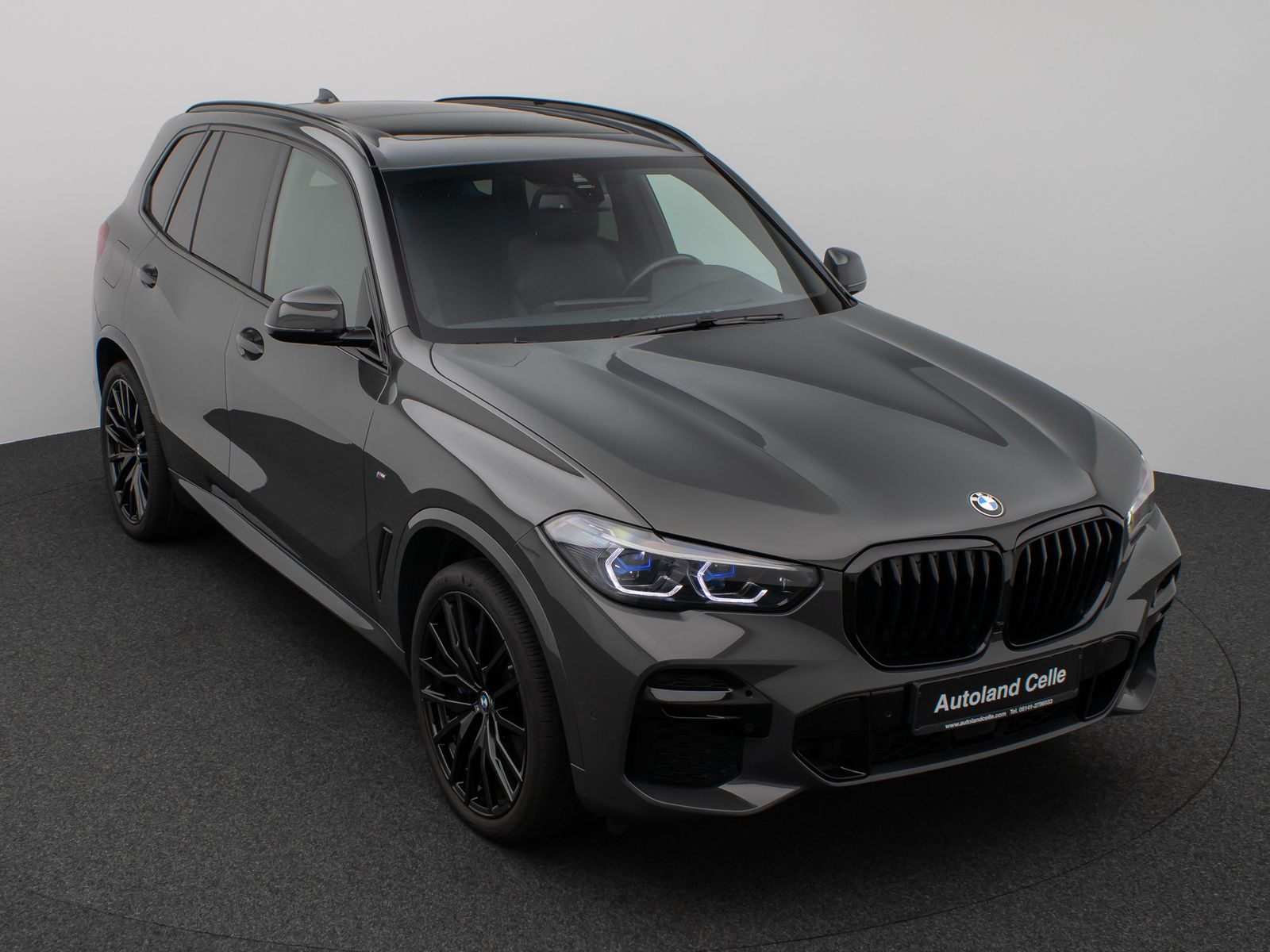 Fahrzeugabbildung BMW X5 xD40d M Sport Panorama Kamera HUD DAB HiFi
