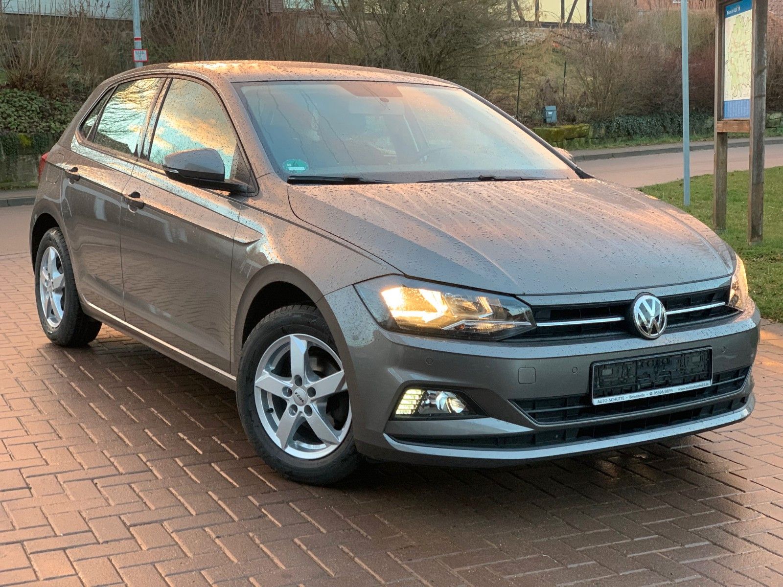 VW Polo VI Comfortline Klima SHZ ALU PDC