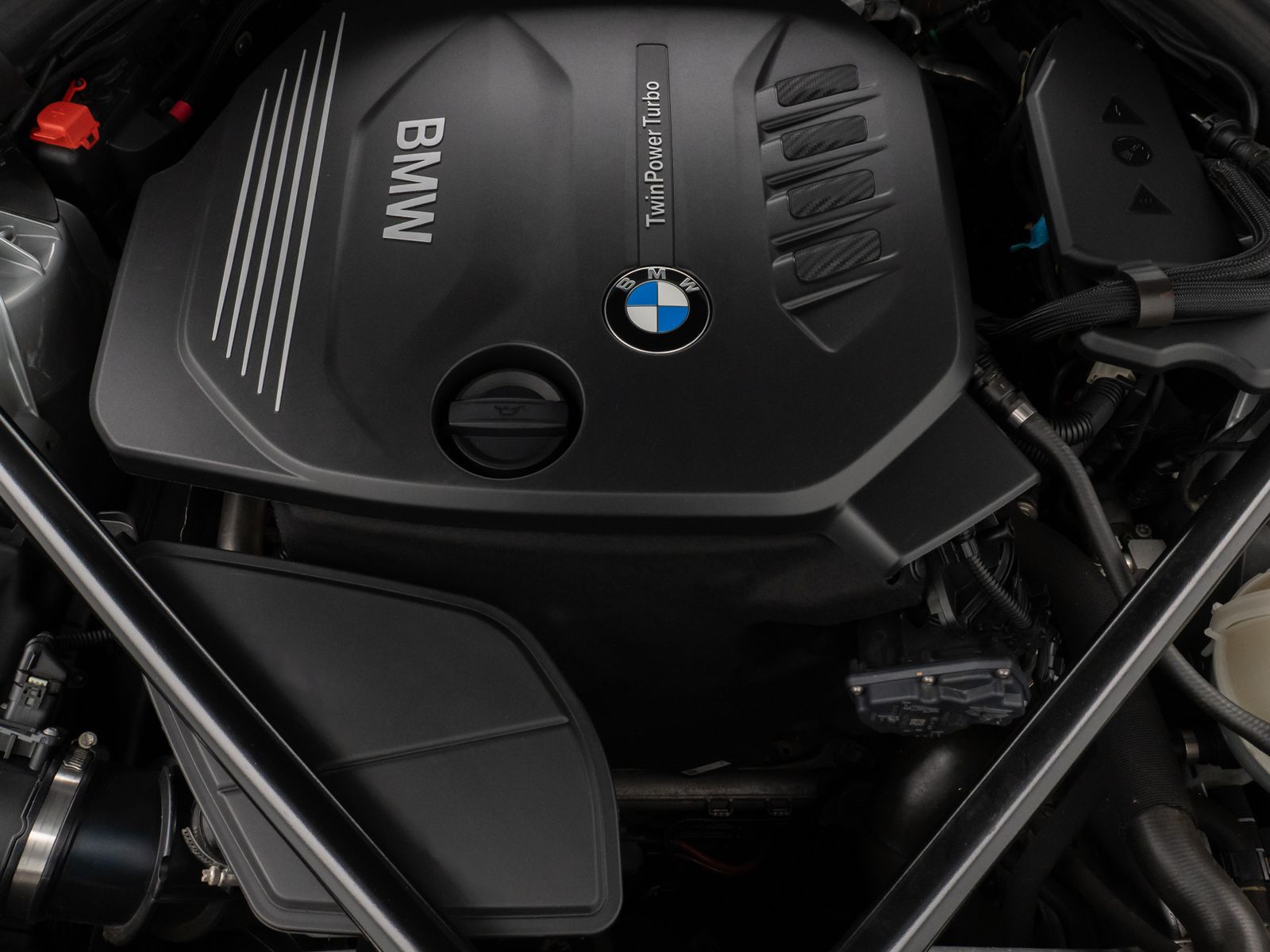 Fahrzeugabbildung BMW 520d  Sport Line HUD HiFi PDC Alarm DisplayKey