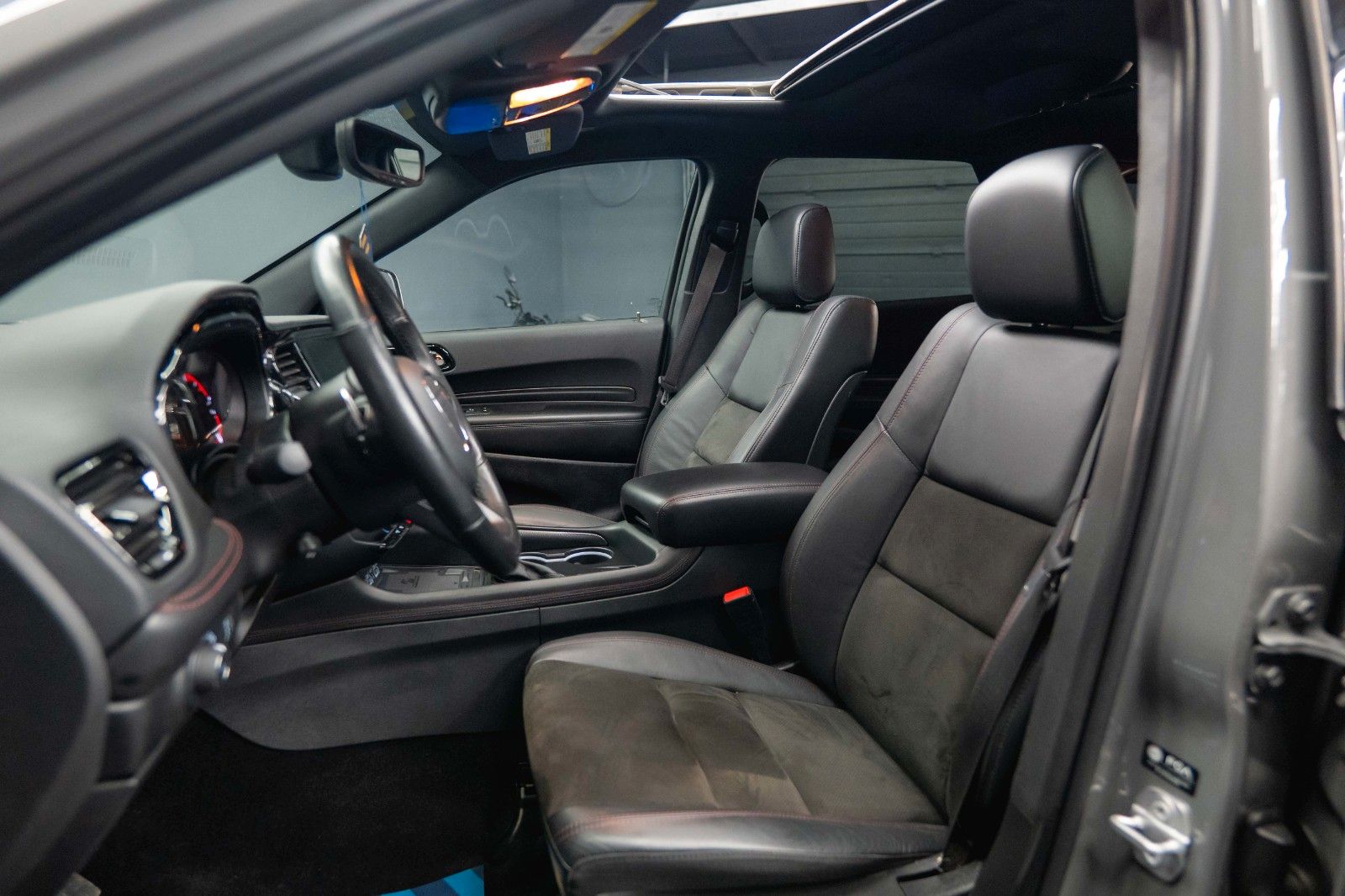 Fahrzeugabbildung Dodge Durango 5.7 V8 R/T SRT 4x4 Night-Paket Modell 22