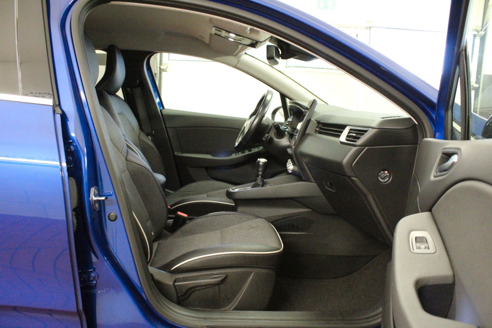 Fahrzeugabbildung Renault Clio TCe 90 Intens*Winterpaket*City Paket*