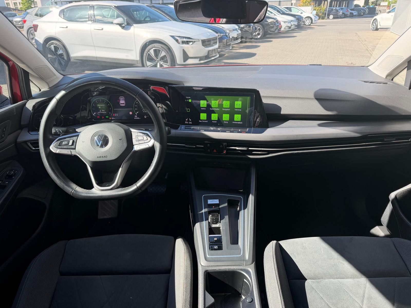 Fahrzeugabbildung Volkswagen Golf 1,5 eTSI Style >VIRTU+MEMO+LED+MASS+SHZ+ACC