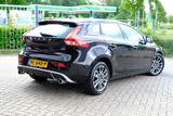 Volvo V40 2.0 D2 R-Design Navi|Leder-Alcantara|Clima|L - Volvo V40 mit Diesel-Antrieb: 2.0