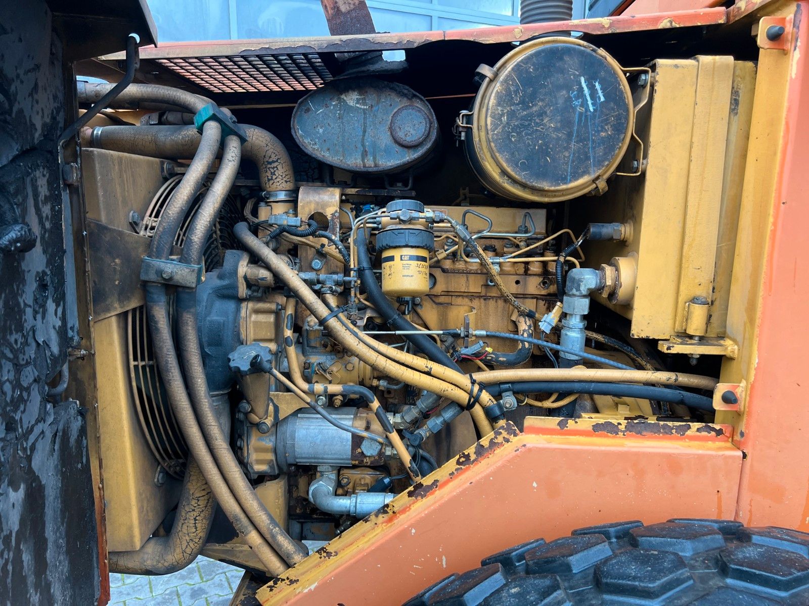 Fahrzeugabbildung CAT CS 433C Walze / 3804 h