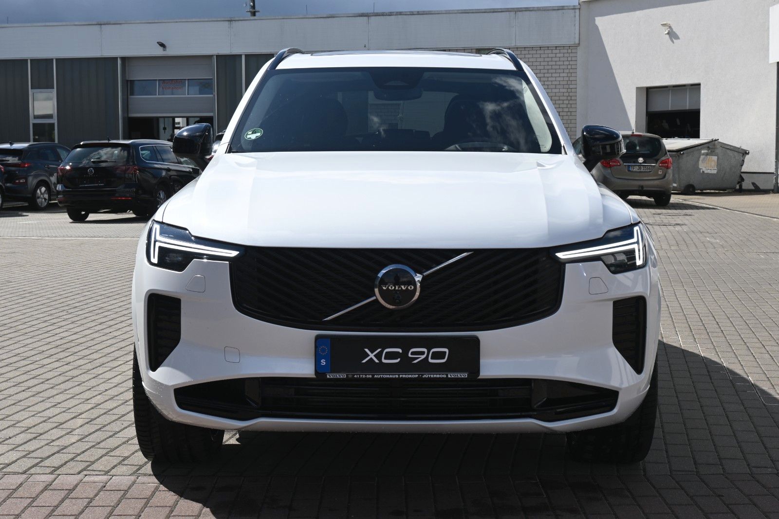 Fahrzeugabbildung Volvo XC90 T8 AWD Plus Dark*PANO*360°*HuD*H&K*ACC