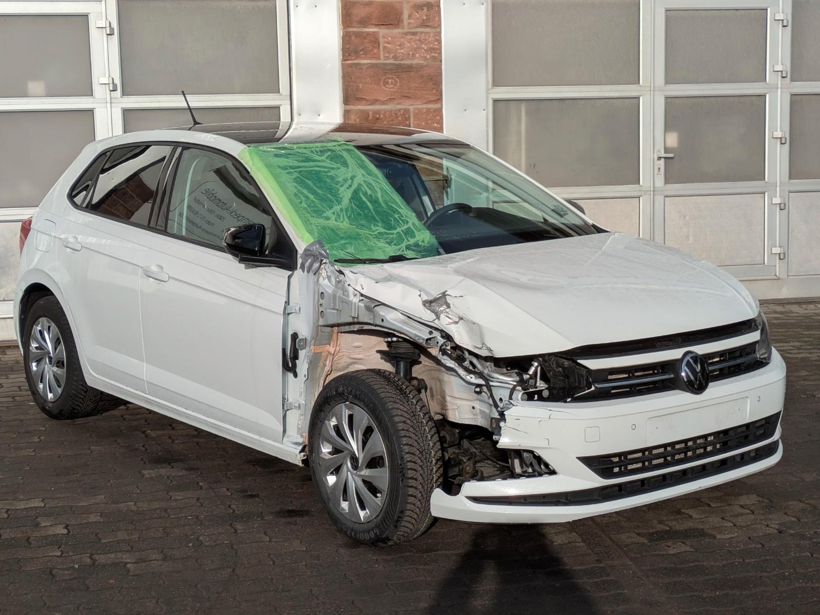 Volkswagen Polo VI Comfortline / LED / NAVI