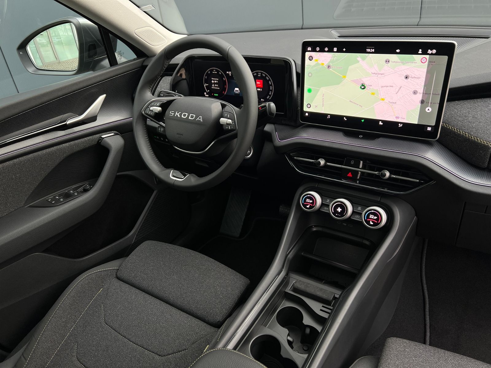 Fahrzeugabbildung SKODA Kodiaq Selection 1.5 TSI mHEV DSG *AHK, LED, Pan