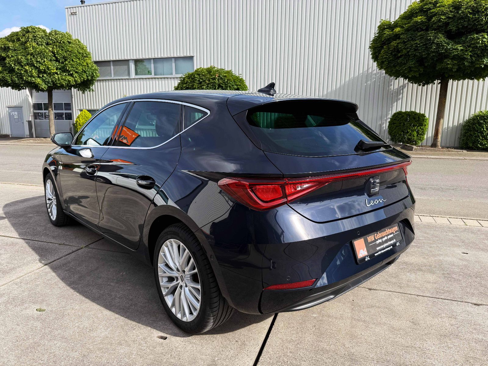 Fahrzeugabbildung SEAT Leon Xcellence 1.5TSI LED ACC KAM PDC AHK SHZ BT