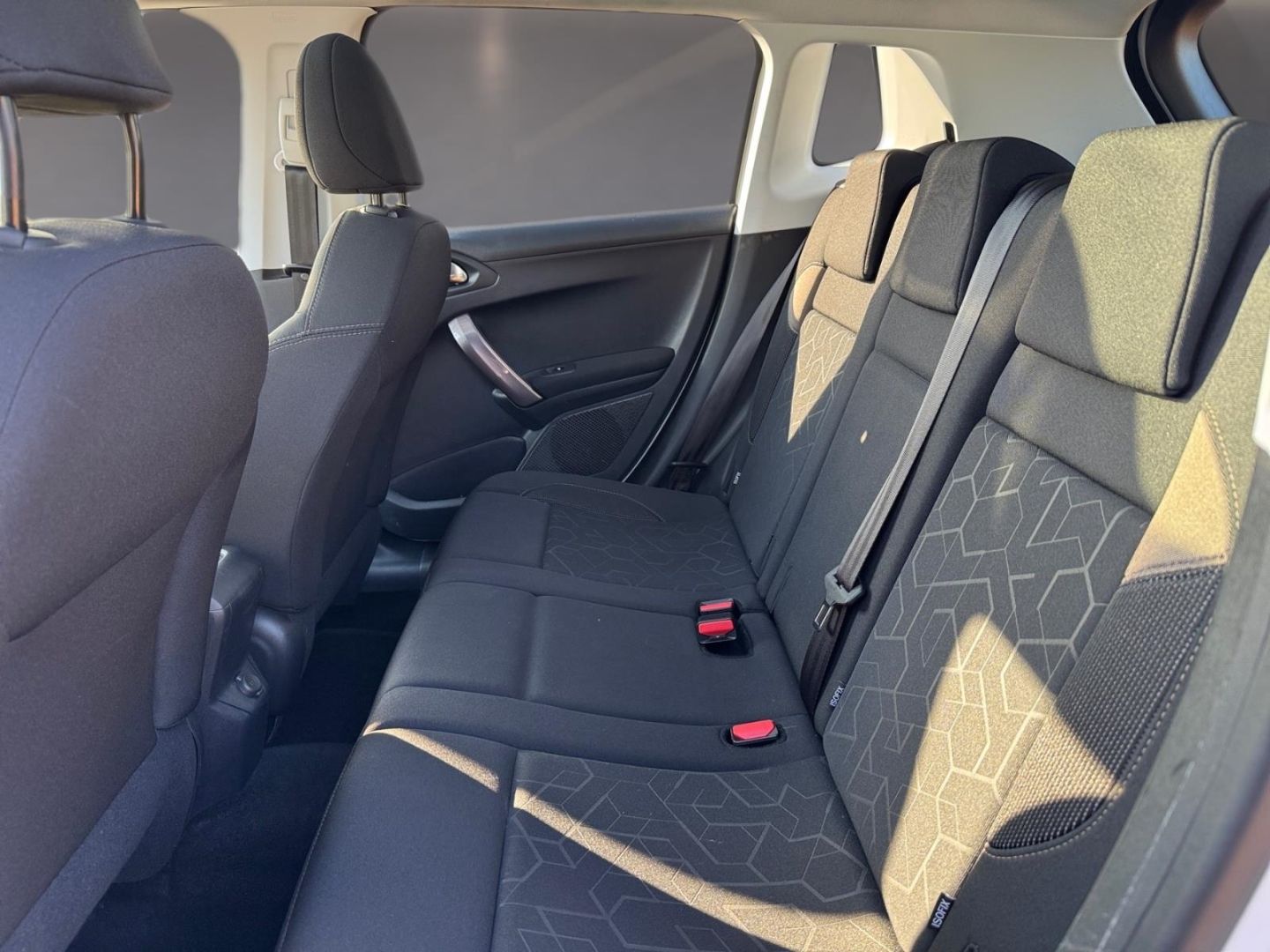 Fahrzeugabbildung Peugeot 2008 Style, AHK,Sitzheizung,PDC,Alus,Pano-Dach P