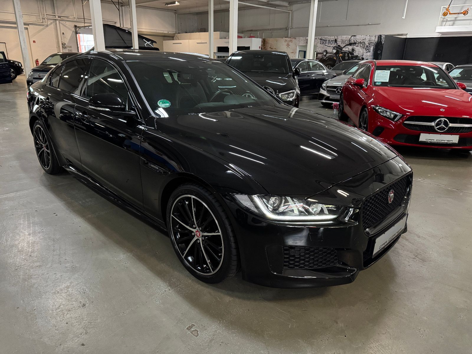 Fahrzeugabbildung Jaguar XE 2.0 d 8GT LANDMARK R-SPORT BLACK EDITION VOLL