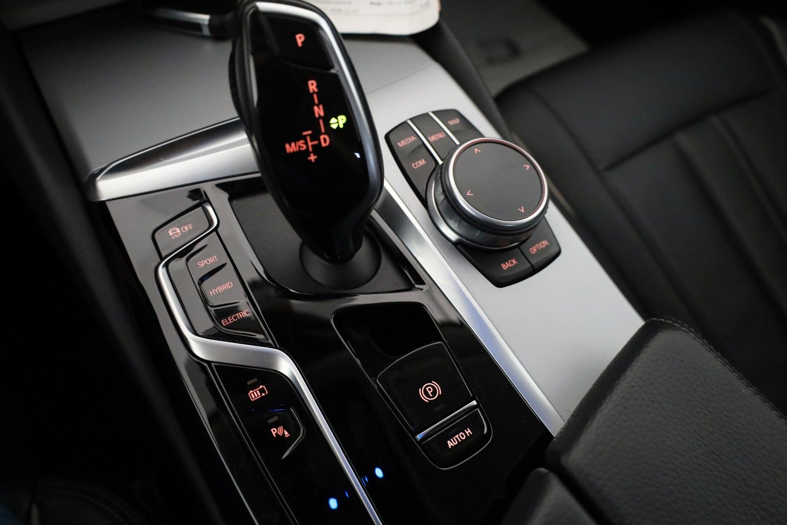 Fahrzeugabbildung BMW 530 e, Leder,Navi,LED,SH,Kamera,Carplay
