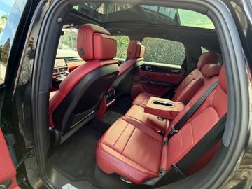 Porsche Cayenne - 7