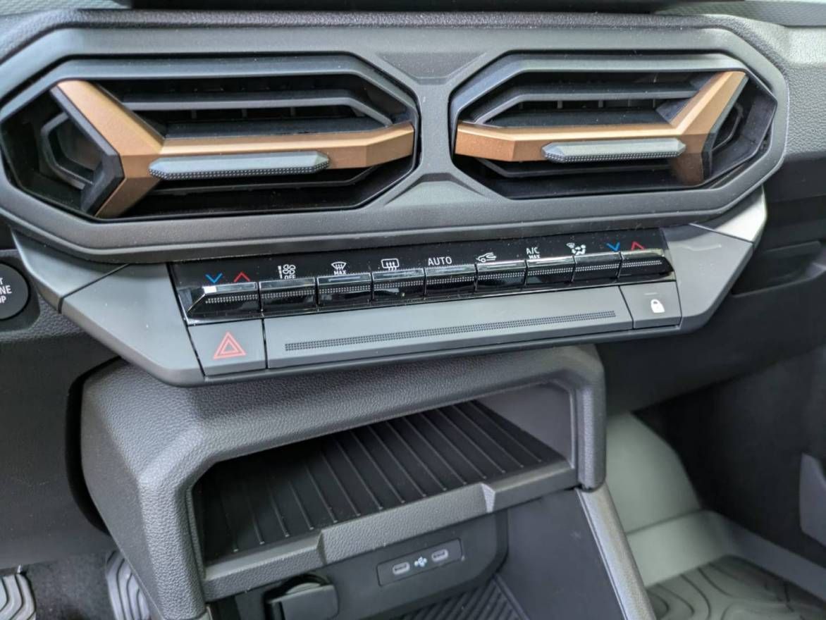 Fahrzeugabbildung Dacia Bigster Extreme TCe 140