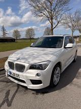 BMW X1 xDrive28i  M-Paket - BMW X1 aus 2012 mit Benzin-Antrieb: Geländewagen