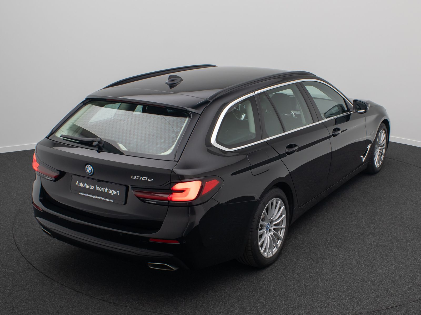 Fahrzeugabbildung BMW 530e Alarm Stop&Go Kamera DAB MSport Parkassist