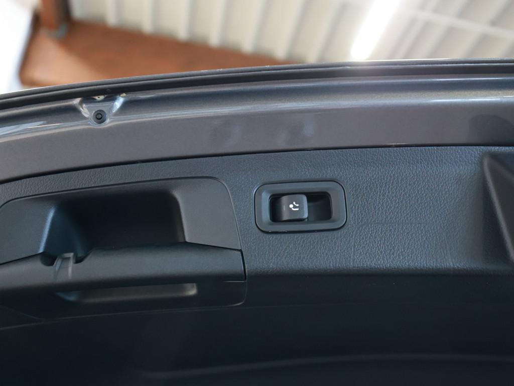 Mercedes-Benz A 250 4M Progressive Line AHK LED Kamera Spurh.-