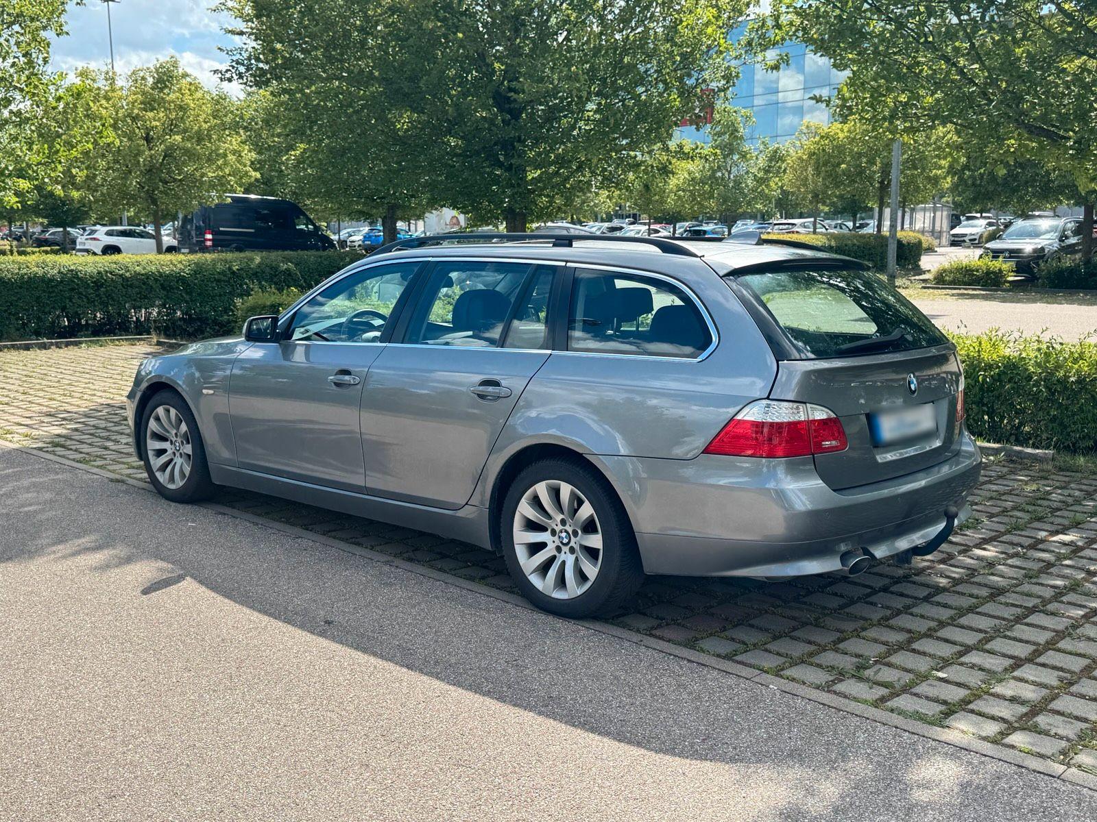 BMW 520 2008 — rear view