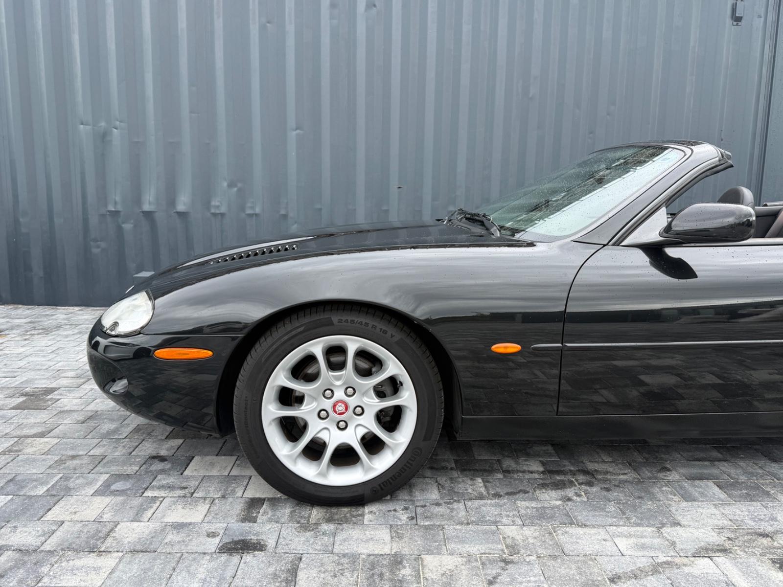 Jaguar XKR Cabriolet 4.0 V8 Kompressor 363 ch / Cuir / Xénon / Faible Kilométrage