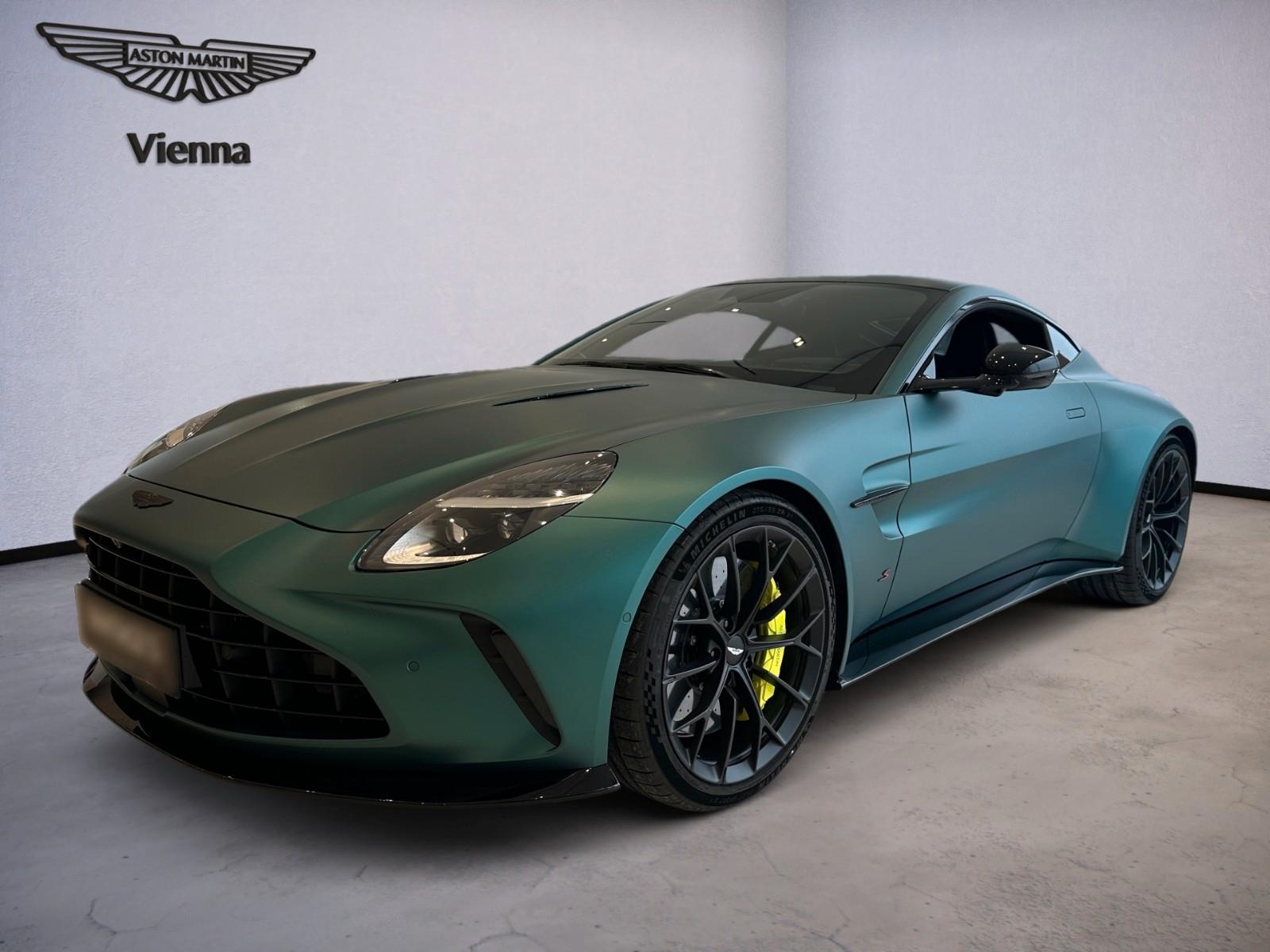 Aston Martin Vantage S Coupe | Satin AM Racing Green | Int.CF