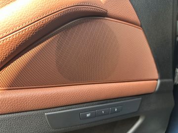 BMW 525 - 12